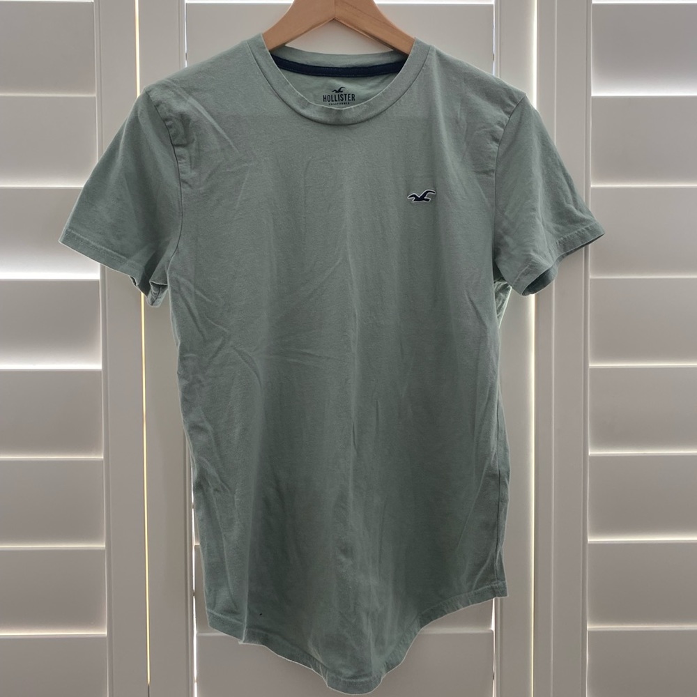 Mens Xs curved t shirt